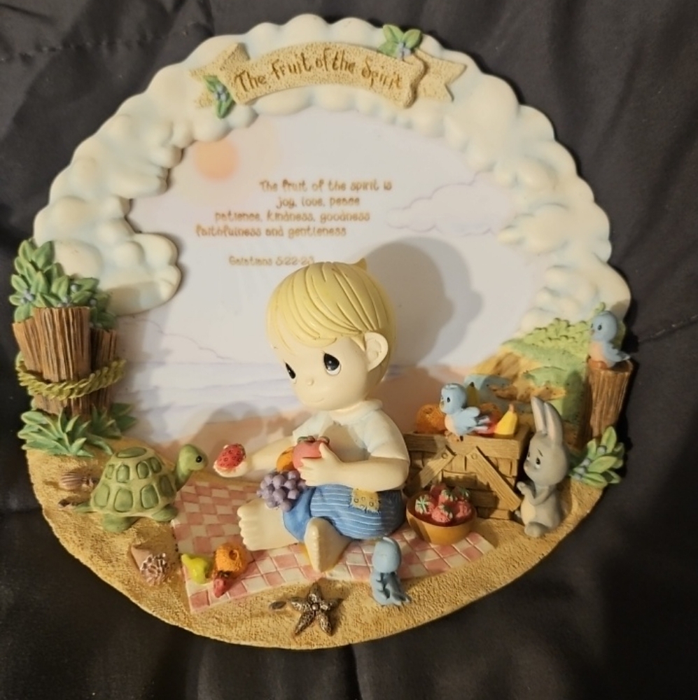 Precious moments 3-d‎ collector plate, fruit of the spirit